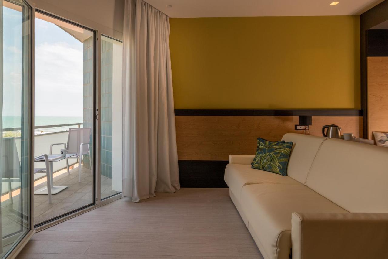 Hotel Delle Rose Лідо-ді-Єзоло Екстер'єр фото