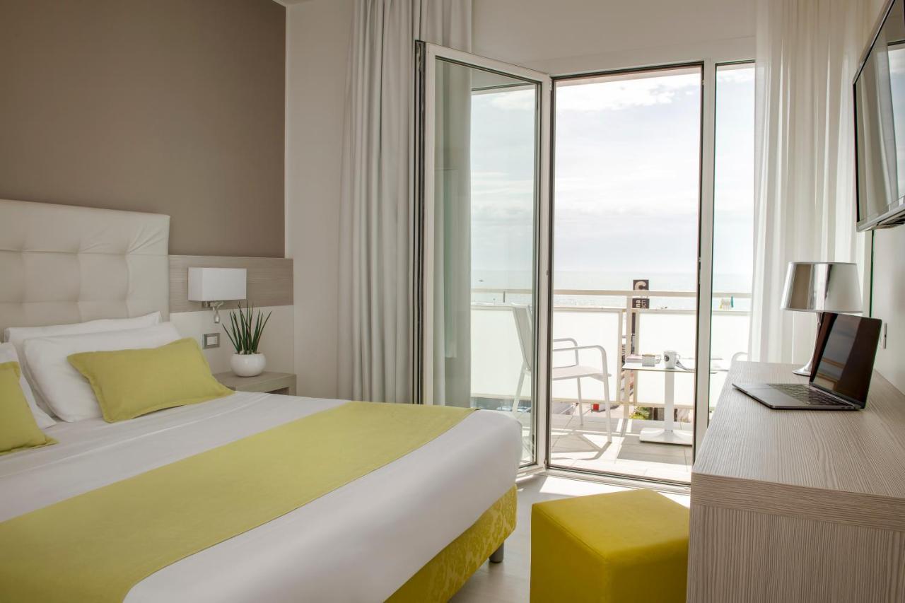 Hotel Delle Rose Лідо-ді-Єзоло Екстер'єр фото